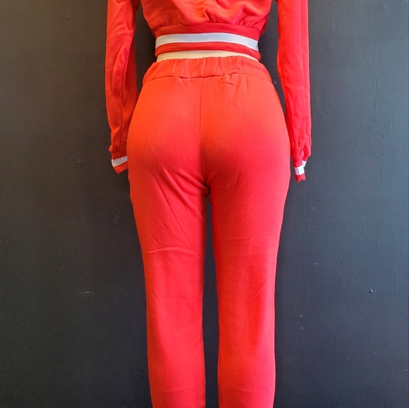 Two Pieces Set by 👌 B Free - Picture 7 of 8